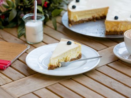 New-York-Cheesecake mit Baileys Topping