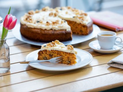 Veganer Möhren-Walnuss-Kuchen